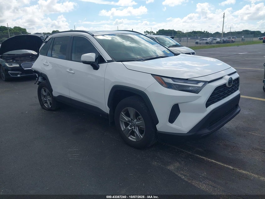 TOYOTA RAV4 XLE