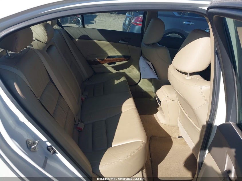 1HGCP3F85AA006686 2010 HONDA ACCORD photo no. 8