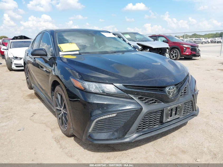 TOYOTA CAMRY SE