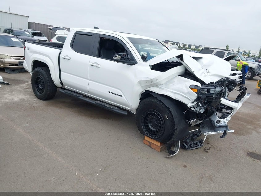 TOYOTA TACOMA TRD SPORT 4WD