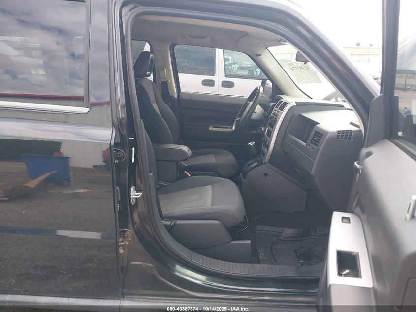1J8FT28W28D760935 2008 JEEP LIBERTY (PATRIOT) photo no. 5