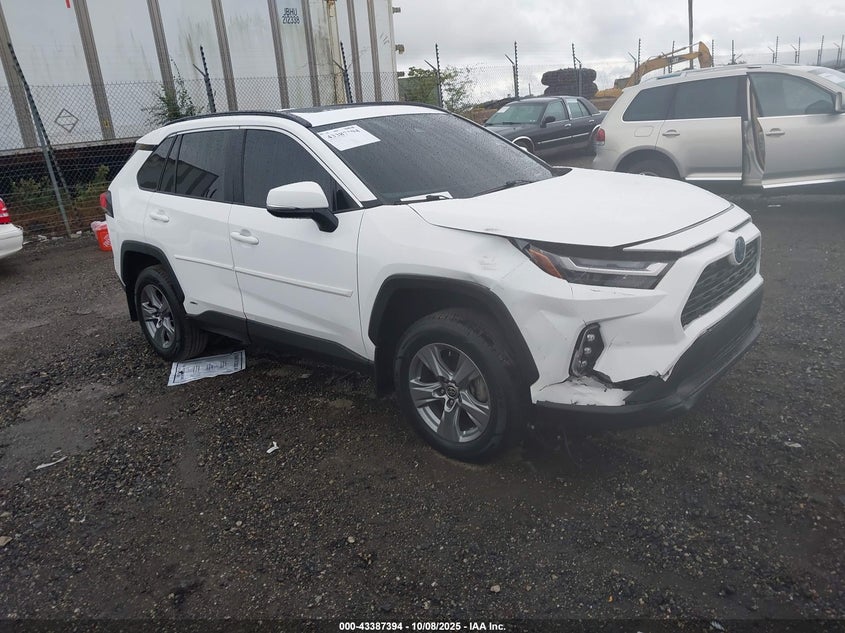 TOYOTA RAV4 HYBRID XLE