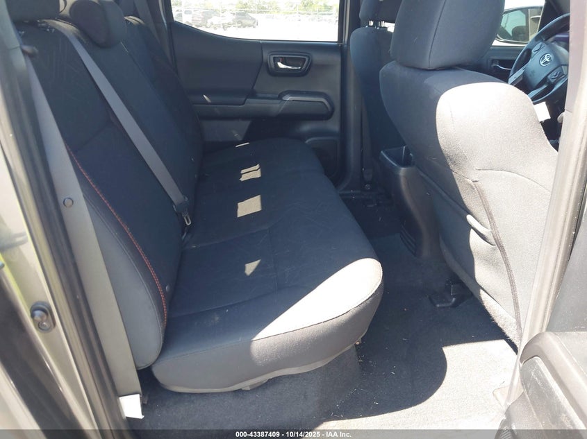 5TFAZ5CNXHX048431 2017 TOYOTA TACOMA photo no. 8