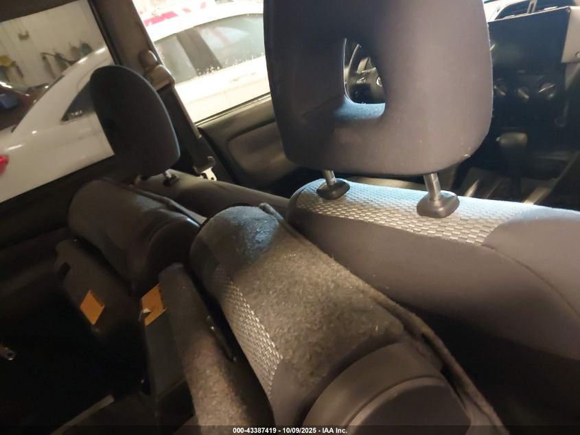 2005 Toyota Rav4 VIN: JTEHD20V150074982 Lot: 43387419