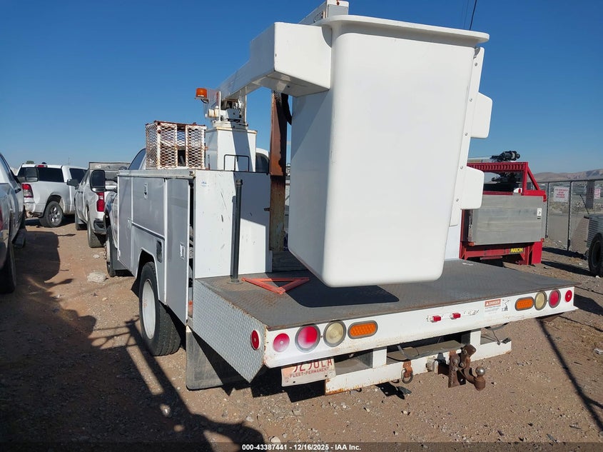 2002 Ford F-450 Xl/Xlt VIN: 1FDXF46S82ED27826 Lot: 43387441