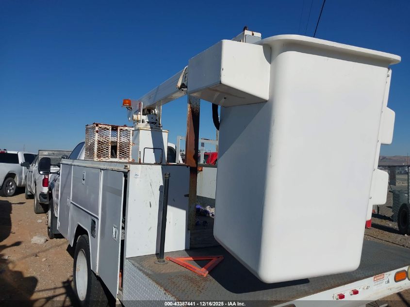 2002 Ford F-450 Xl/Xlt VIN: 1FDXF46S82ED27826 Lot: 43387441