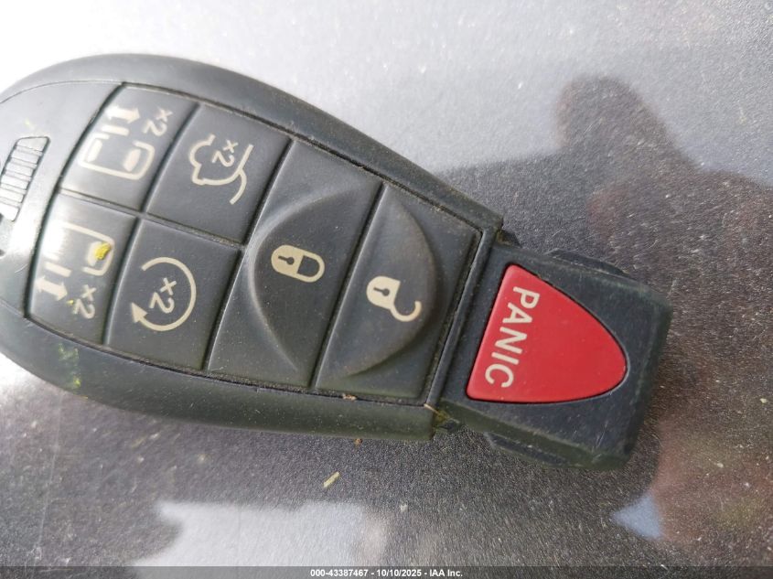 2015 Chrysler Town & Country Touring-L VIN: 2C4RC1CGXFR590607 Lot: 43387467