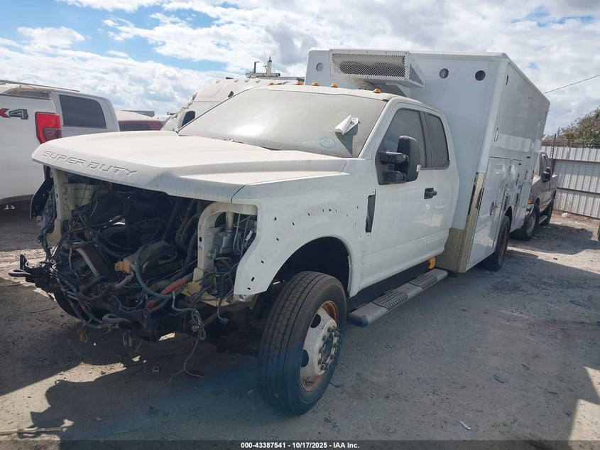 2017 Ford F-550 Chassis Xlt null truck diesel 1FD0X5HT8HEC22920 photo #3