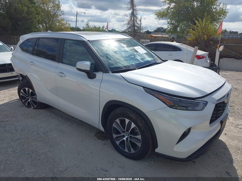 TOYOTA HIGHLANDER XLE