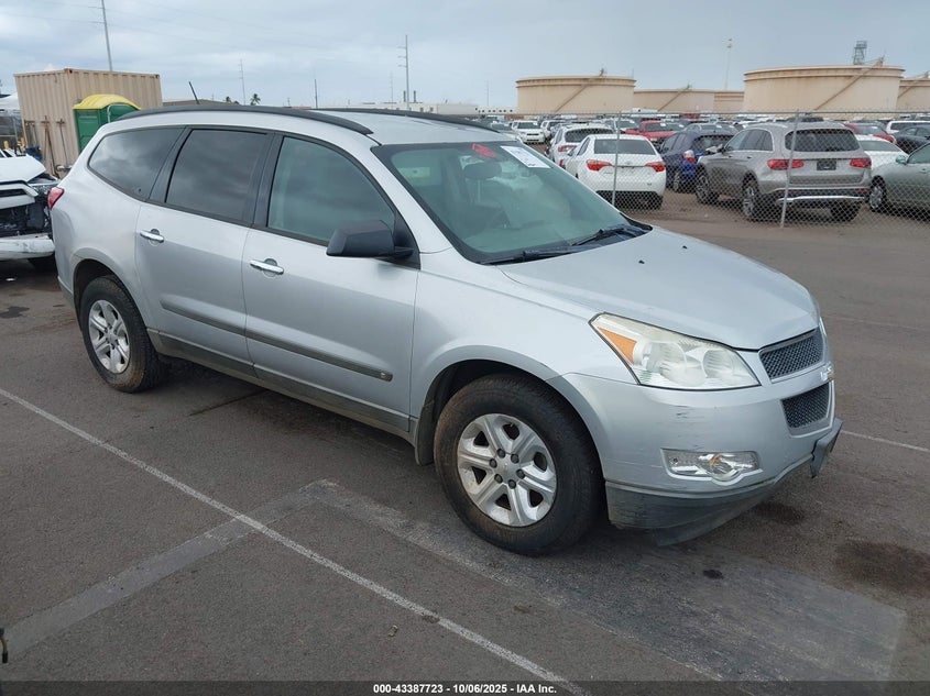 CHEVROLET TRAVERSE LS