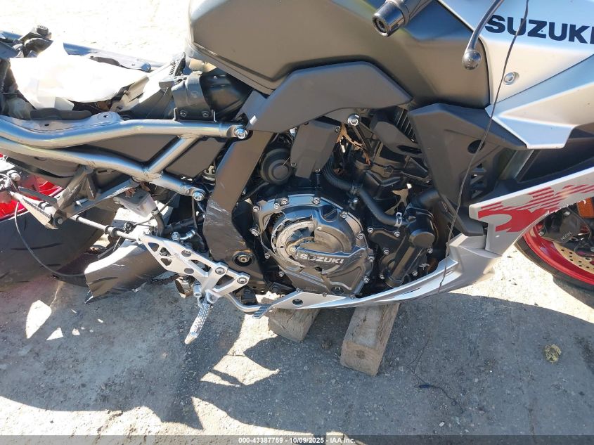 2024 Suzuki Gsx800 F VIN: JS1EM13B8R7100682 Lot: 43387759