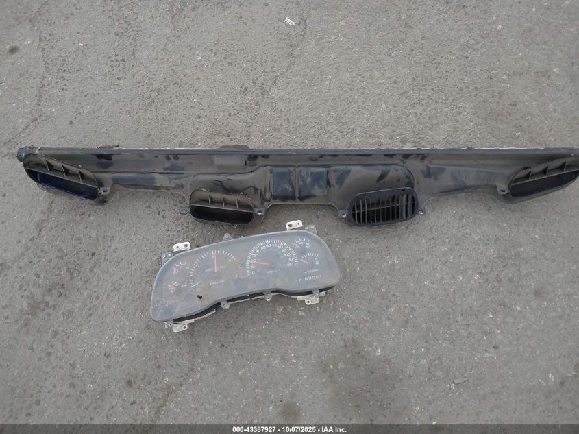 1999 Dodge Ram 2500 St VIN: 1B7KC2367XJ576815 Lot: 43387927