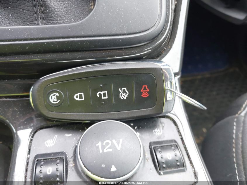 2016 Ford Escape Titanium VIN: 1FMCU9JXXGUB70074 Lot: 43388007