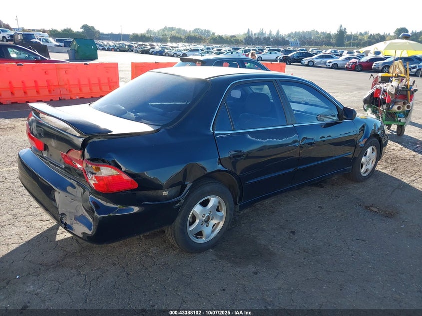 1HGCG1658YA022613 2000 HONDA ACCORD photo no. 4
