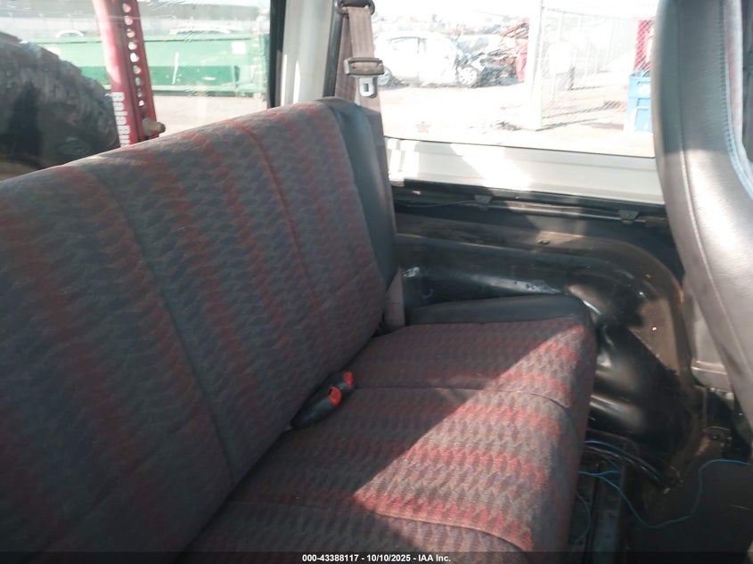1J4FA49S2YP752332 2000 JEEP WRANGLER photo no. 8