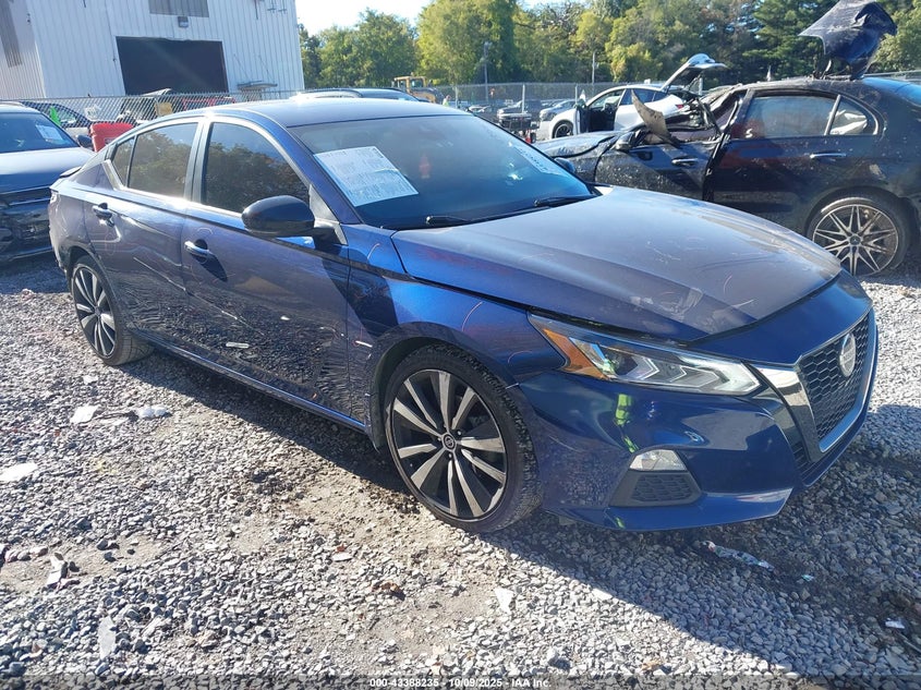 NISSAN ALTIMA SR FWD