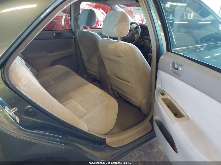 2002 Toyota Camry Le VIN: 4T1BE32K02U606402 Lot: 43388244