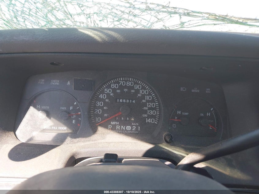 2000 Ford Crown Victoria Police Interceptor VIN: 2FAFP71W9YX113580 Lot: 43388307