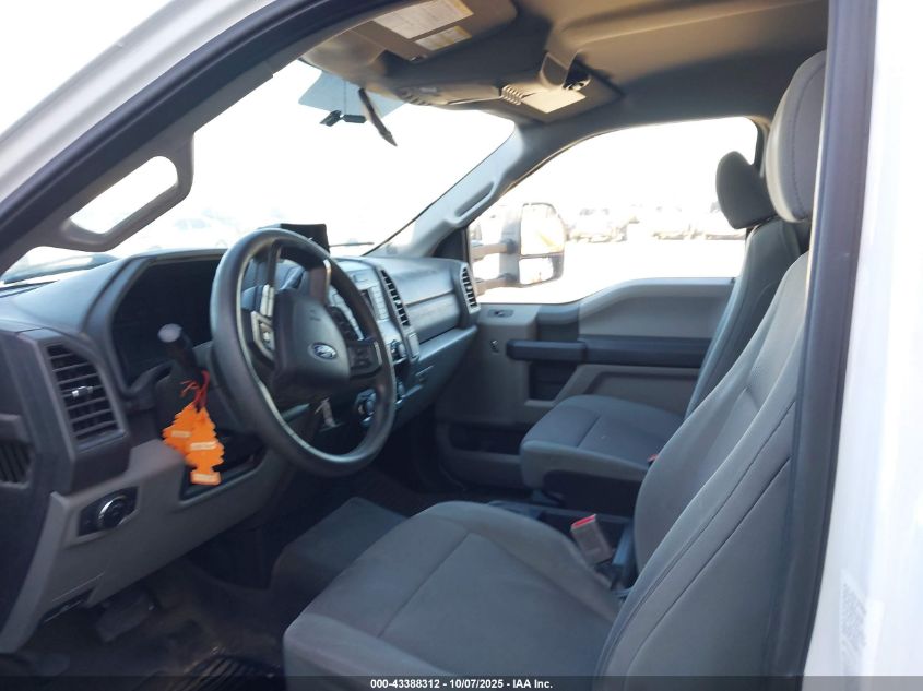 2017 Ford F-550 Chassis Xl VIN: 1FDUF5GY4HEB92669 Lot: 43388312