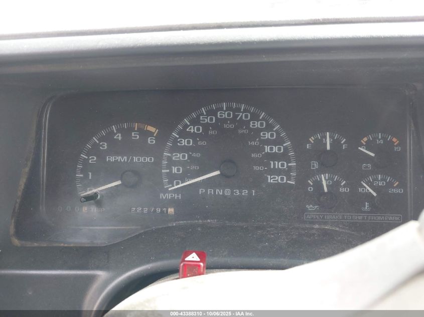 2000 GMC Yukon Denali VIN: 1GKEK13R6YR137245 Lot: 43388310