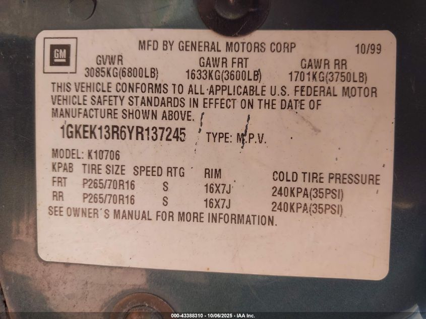 2000 GMC Yukon Denali VIN: 1GKEK13R6YR137245 Lot: 43388310