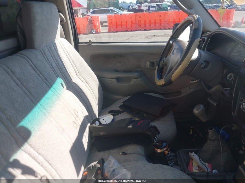 5TENL42N83Z158670 2003 TOYOTA TACOMA photo no. 5