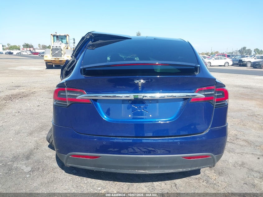 2017 Tesla Model X 100D/75D/90D VIN: 5YJXCBE24HF075440 Lot: 43388534