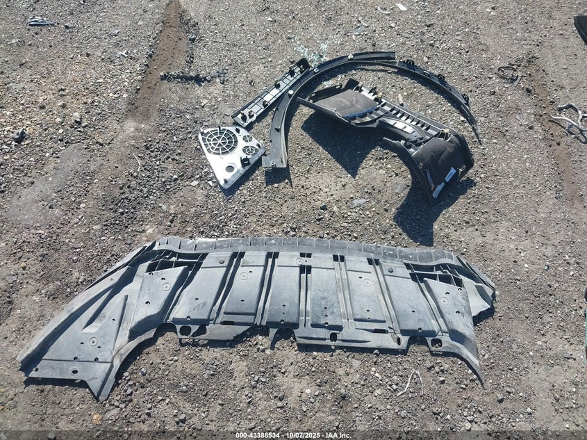 2017 Tesla Model X 100D/75D/90D VIN: 5YJXCBE24HF075440 Lot: 43388534