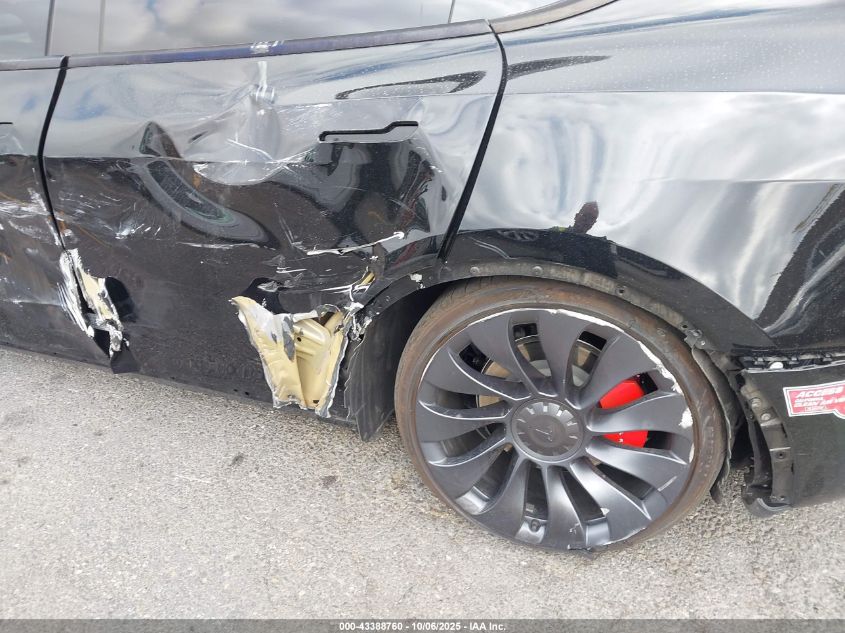 2024 Tesla Model Y Performance Dual Motor All-Wheel Drive VIN: 7SAYGDEF9RF046589 Lot: 43388760