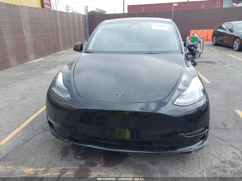 2024 Tesla Model Y Performance Dual Motor All-Wheel Drive VIN: 7SAYGDEF9RF046589 Lot: 43388760