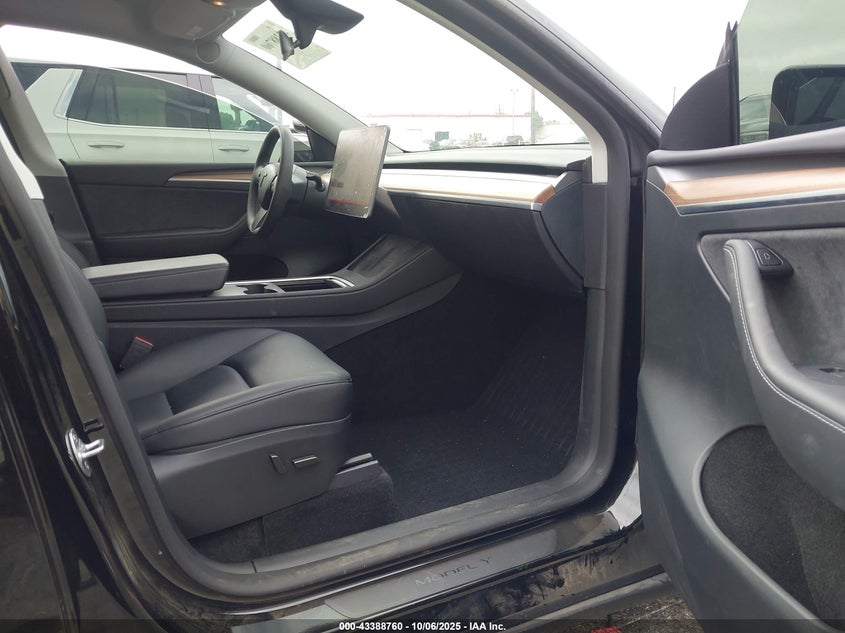 7SAYGDEF9RF046589 2024 TESLA MODEL Y photo no. 5