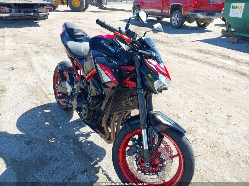 ML5ZRDF16RDA69427 2024 Kawasaki Zr900 F auction photo 1