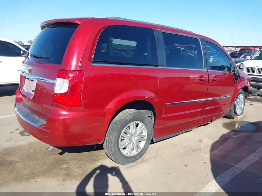 2C4RC1BGXDR636239 2013 CHRYSLER TOWN & COUNTRY photo no. 4