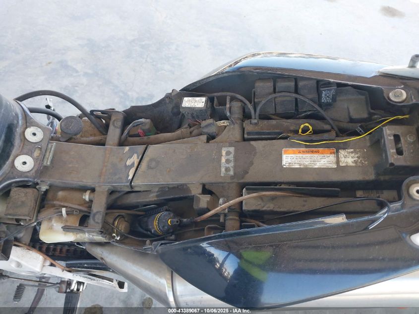 2002 Honda Cb900 F VIN: JH2SC48092M001694 Lot: 43389067