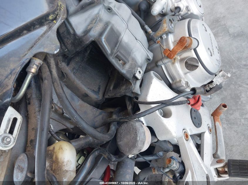 2002 Honda Cb900 F VIN: JH2SC48092M001694 Lot: 43389067