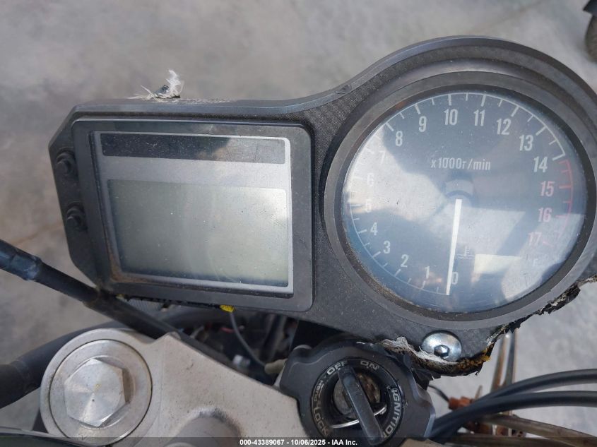 2002 Honda Cb900 F VIN: JH2SC48092M001694 Lot: 43389067