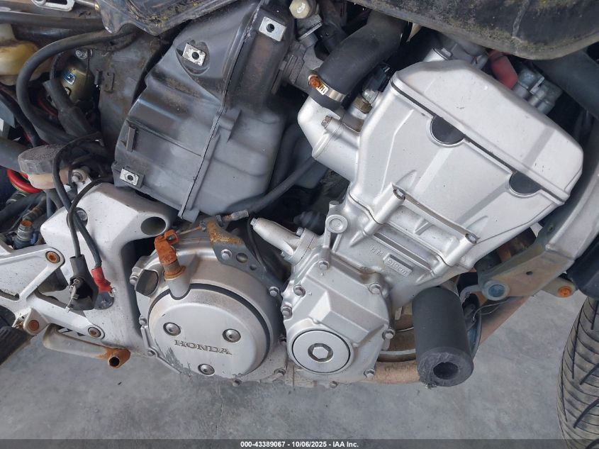 2002 Honda Cb900 F VIN: JH2SC48092M001694 Lot: 43389067