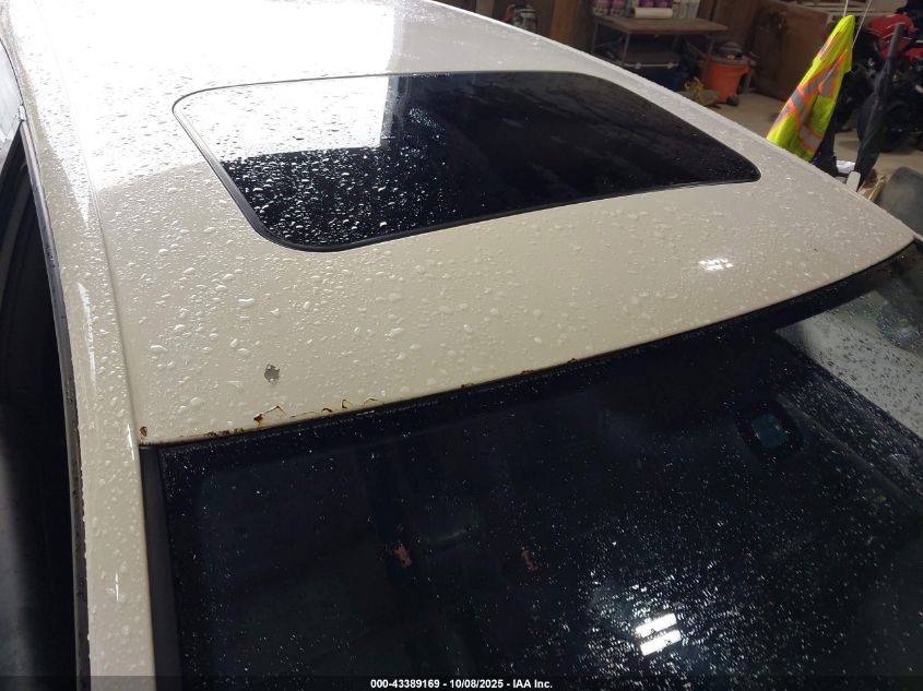 2008 Volkswagen R32 VIN: WVWKC71K58W155564 Lot: 43389169