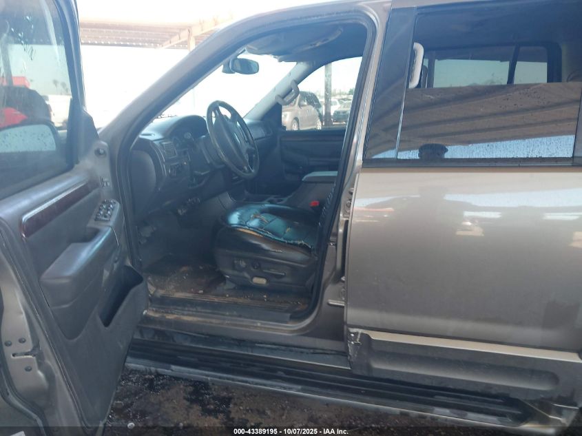 2003 Ford Explorer Limited VIN: 1FMZU65W83UB15028 Lot: 43389195