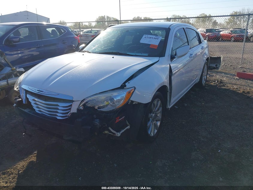 1C3CCBBB0DN601615 2013 CHRYSLER 200 photo no. 2