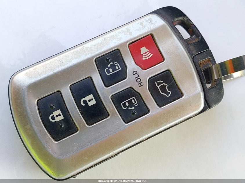 2015 TOYOTA SIENNA XLE PREMIUM 8 PASSENGER 5TDYK3DC7FS614424