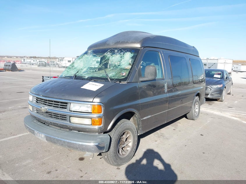 1GBFG15R911237850 2001 CHEVROLET EXPRESS photo no. 2
