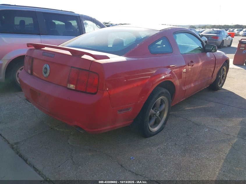 1ZVFT82H655132612 2005 FORD MUSTANG photo no. 4