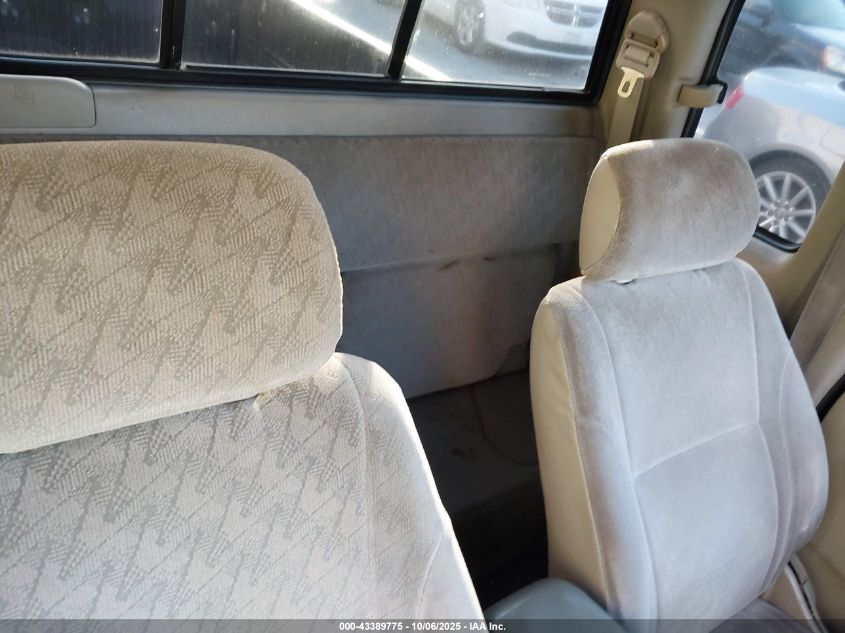 2002 Toyota Tacoma VIN: 5TEVL52N52Z085956 Lot: 43389775