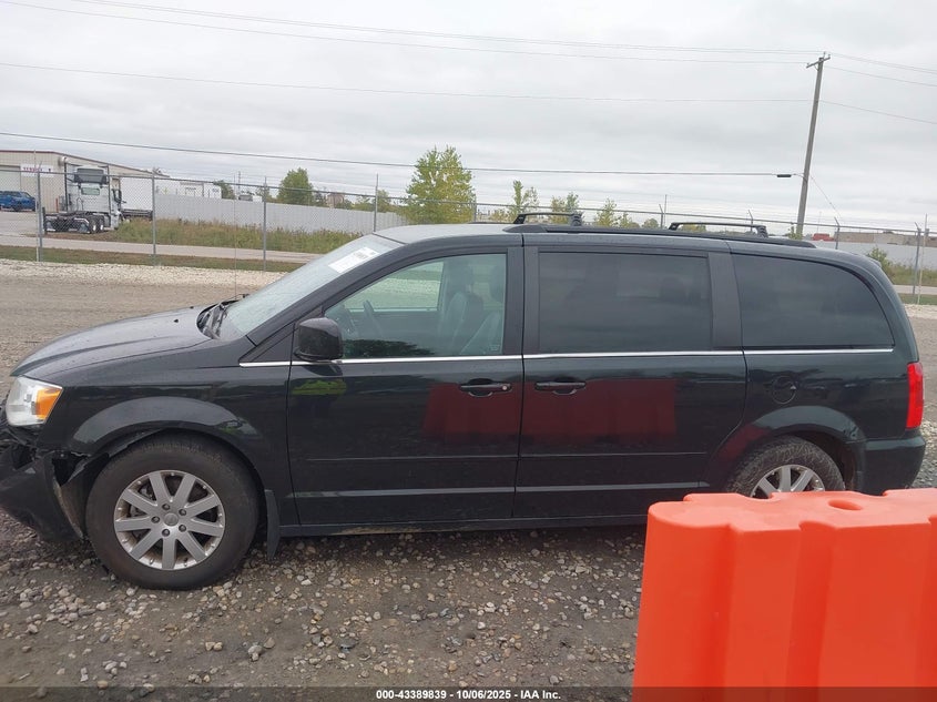 2015 CHRYSLER TOWN & COUNTRY LX - 2C4RC1AG5FR676264