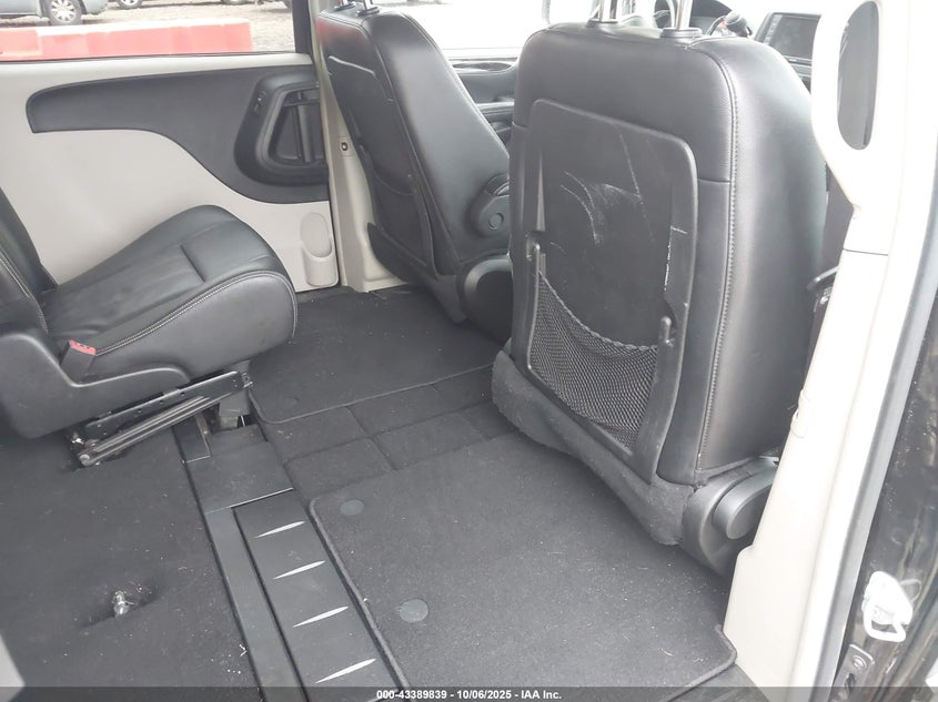 2015 CHRYSLER TOWN & COUNTRY LX - 2C4RC1AG5FR676264