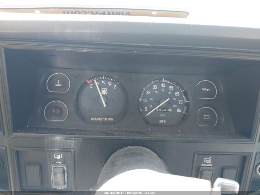 1988 Jeep Cherokee VIN: 1JCHR7811JT061063 Lot: 43389947