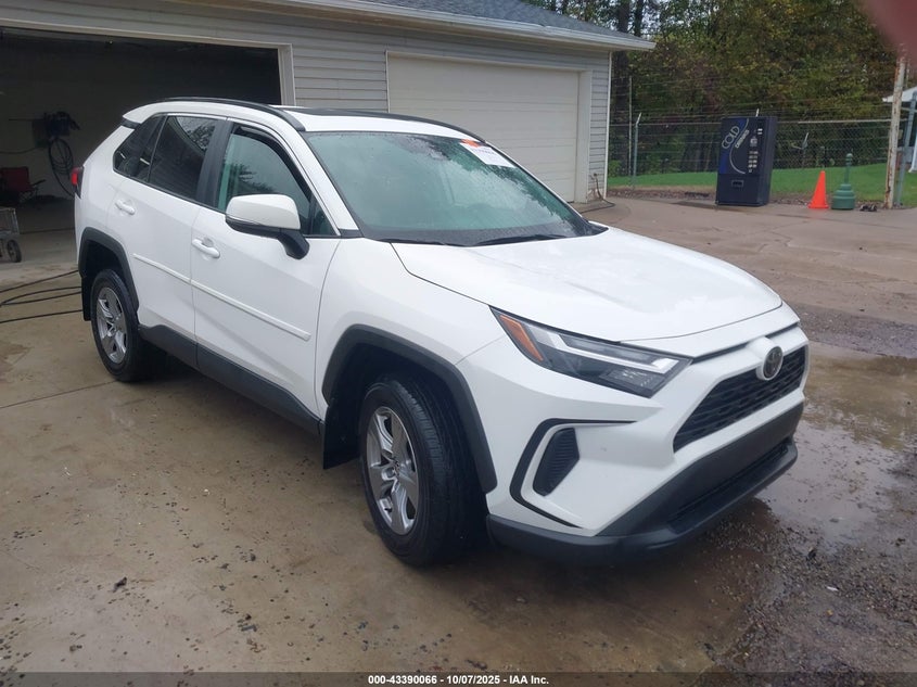 TOYOTA RAV4 XLE