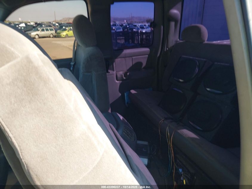 2000 Chevrolet Silverado 1500 Ls VIN: 2GCEC19V7Y1205882 Lot: 43390237