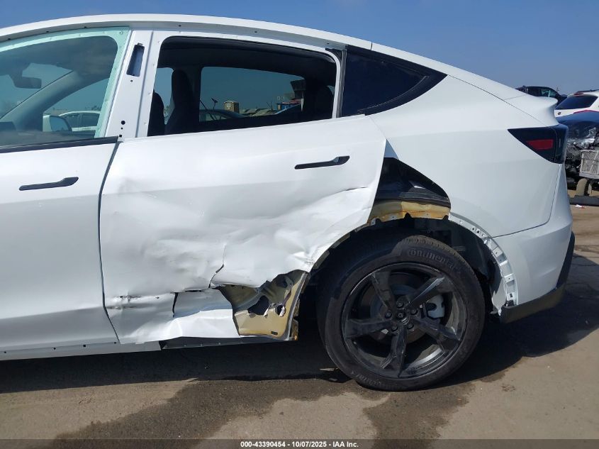 2026 Tesla Model Y Long Range Dual Motor All-Wheel Drive/Long Range Launch Series VIN: 7SAYGDEE9TF365960 Lot: 43390454